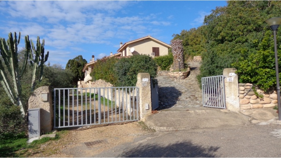 01 doppio ingresso villa1