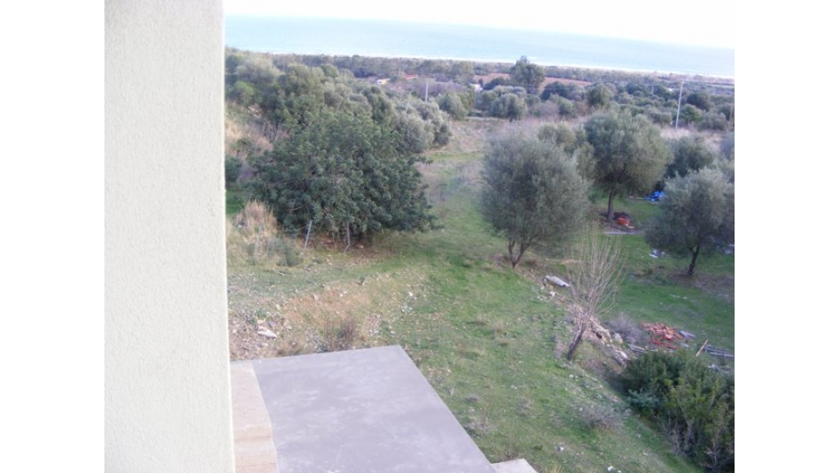 vista villa al grezzo